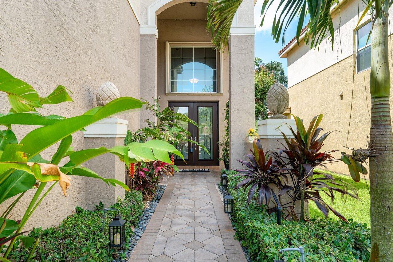 CANYON TRAILS - Residential