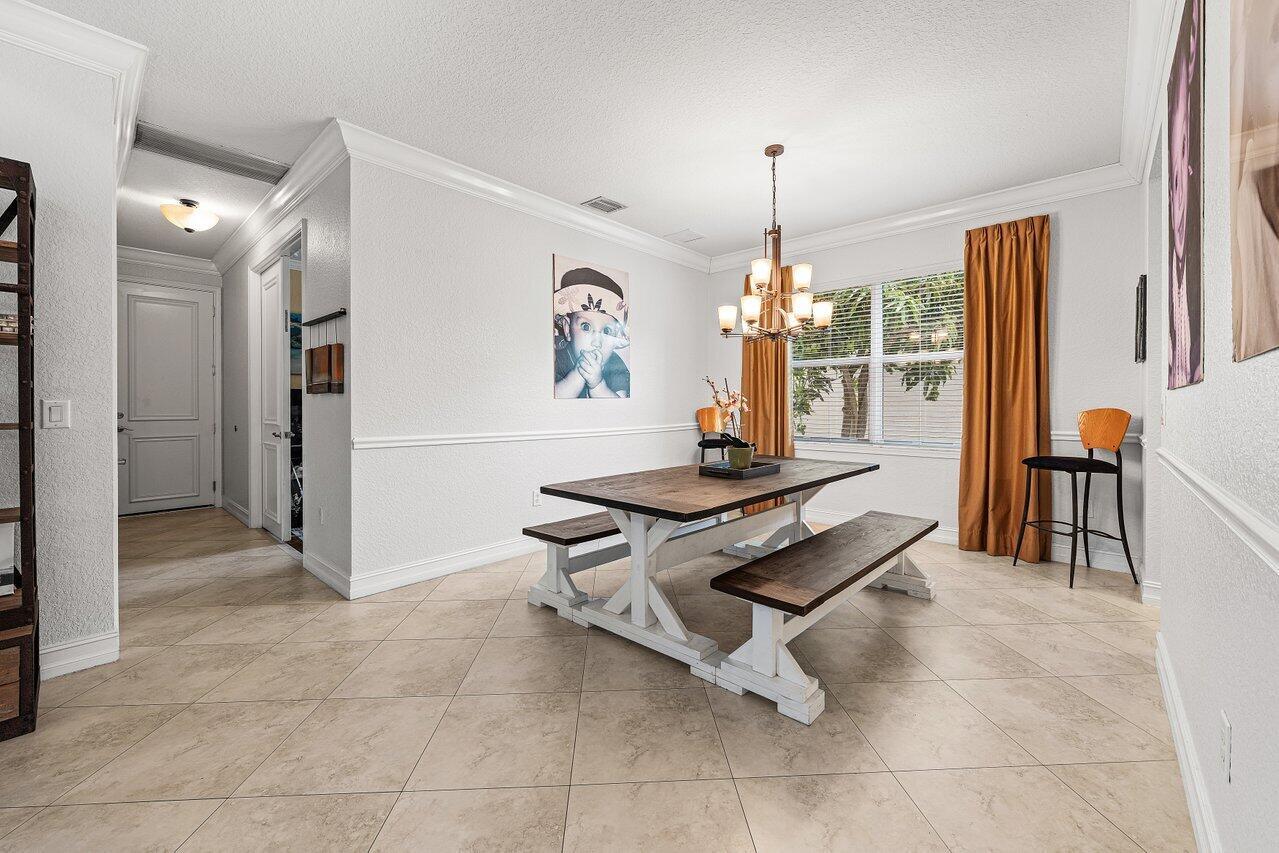 CANYON TRAILS - Residential