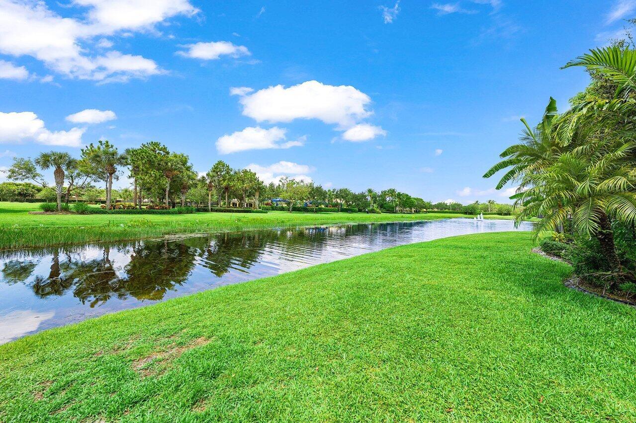CANYON TRAILS - Residential