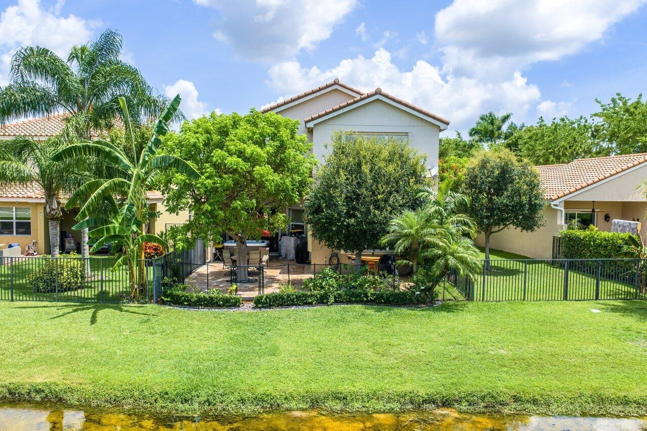 CANYON TRAILS - Residential