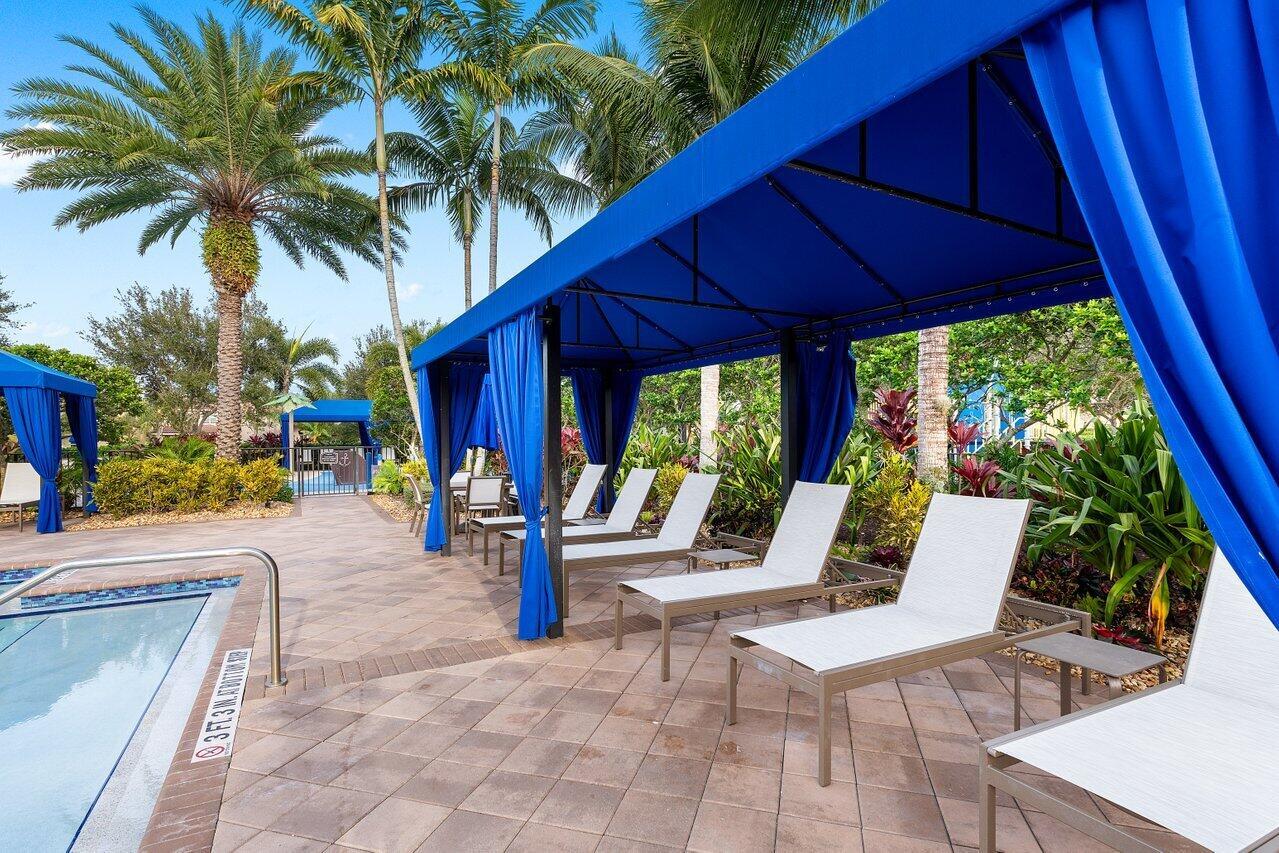 CANYON TRAILS - Residential