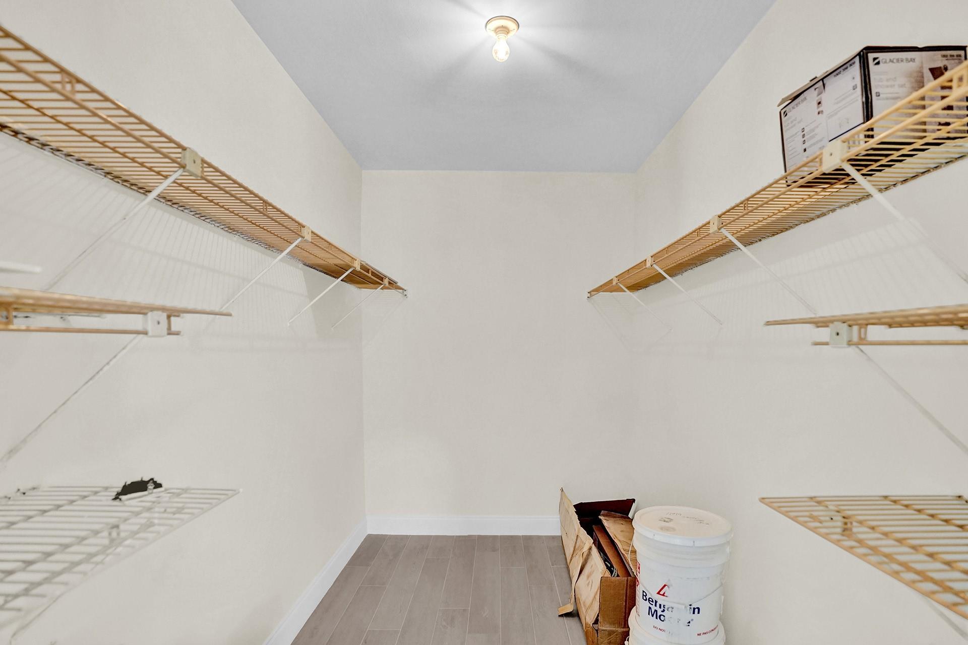 OAKLAND SHORES - Residential