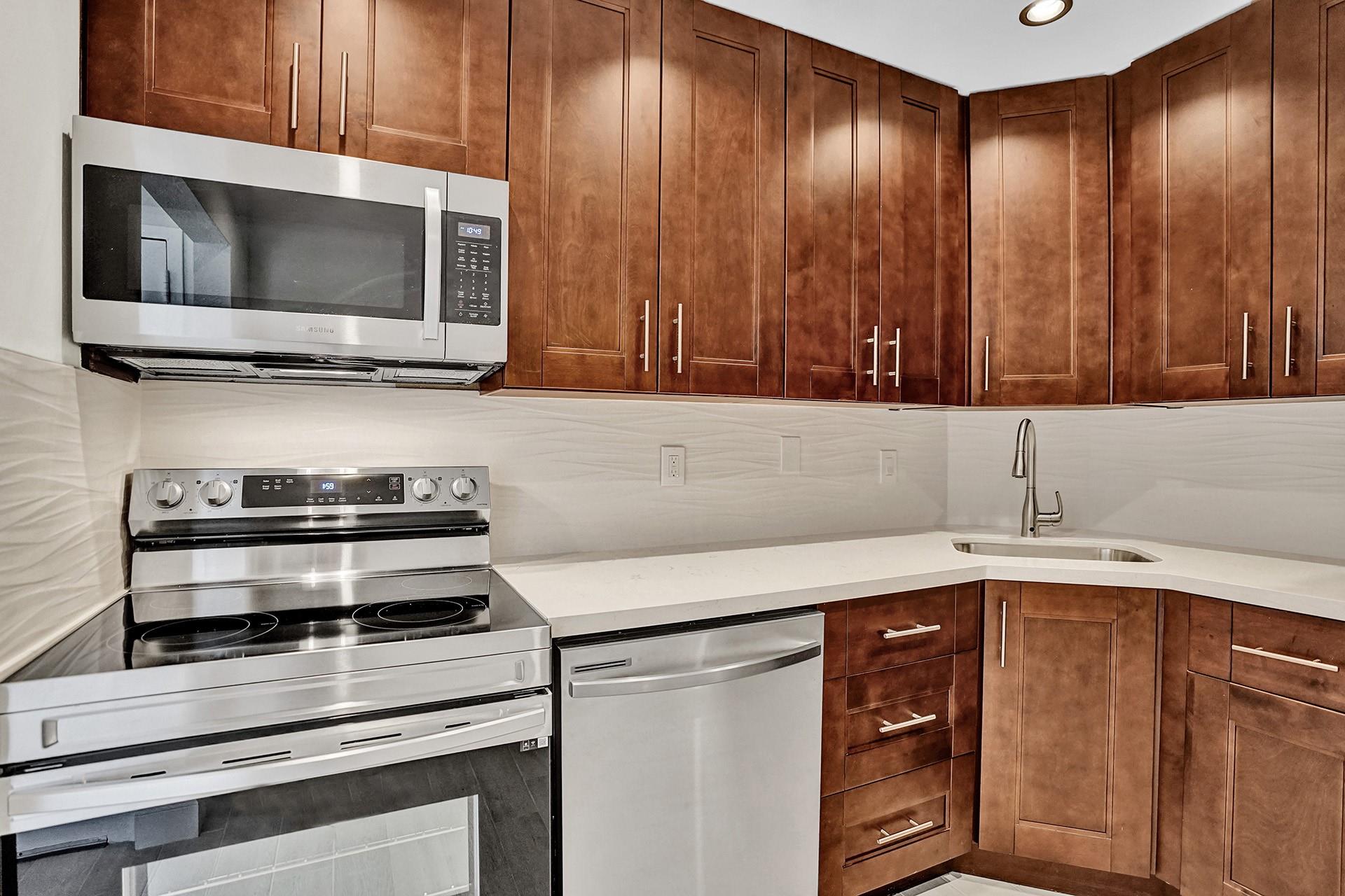 3115 Oakland Shores Dr E109