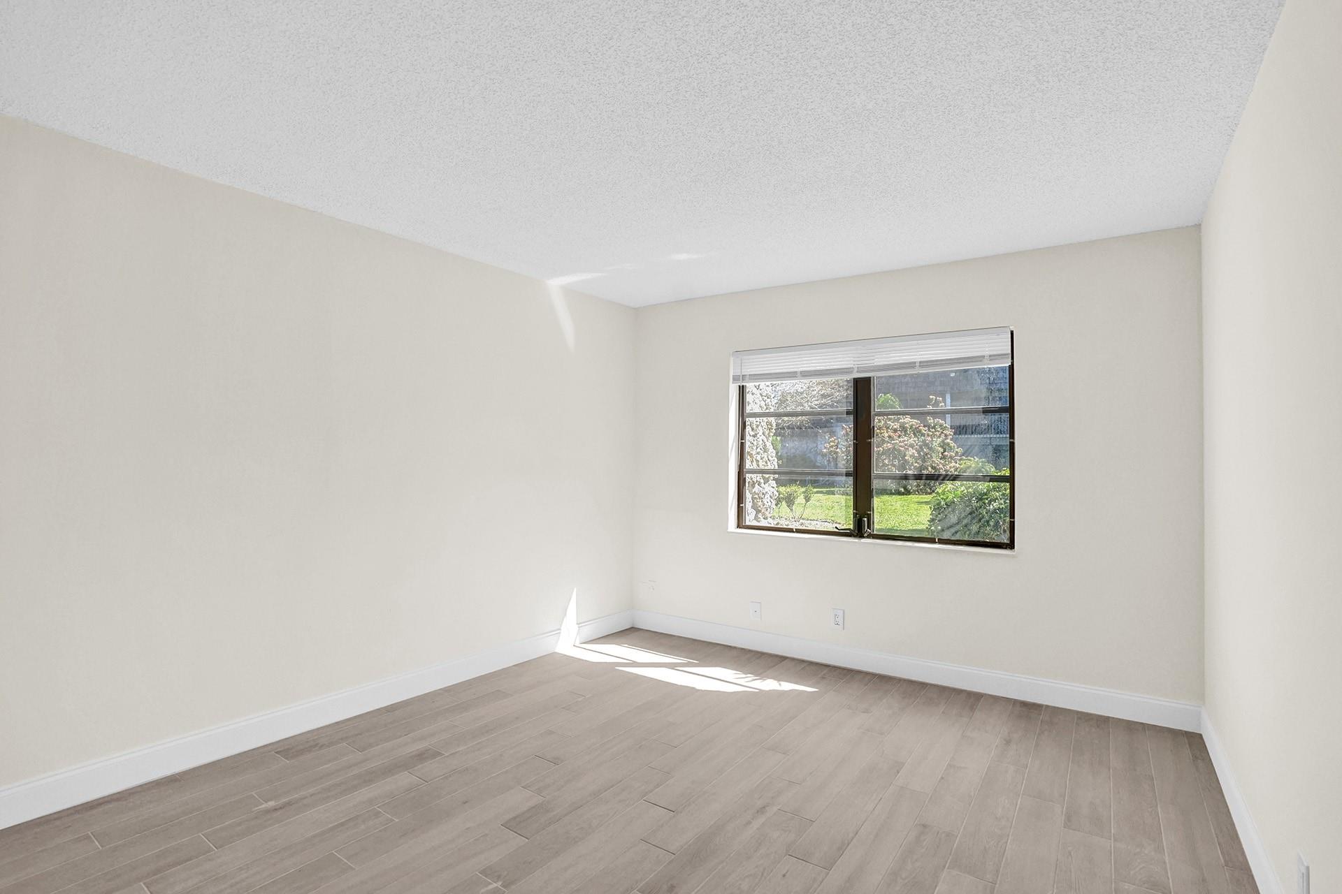 OAKLAND SHORES - Residential