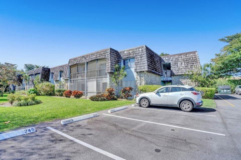 Tiny photo for 3115 Oakland Shores Drive #E109, Oakland Park, FL 33309 (MLS # F10537856)