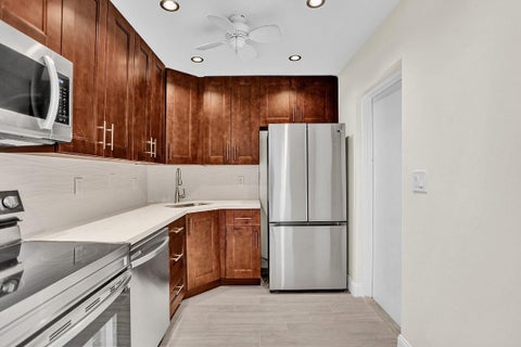 Tiny photo for 3115 Oakland Shores Drive #E109, Oakland Park, FL 33309 (MLS # F10537856)