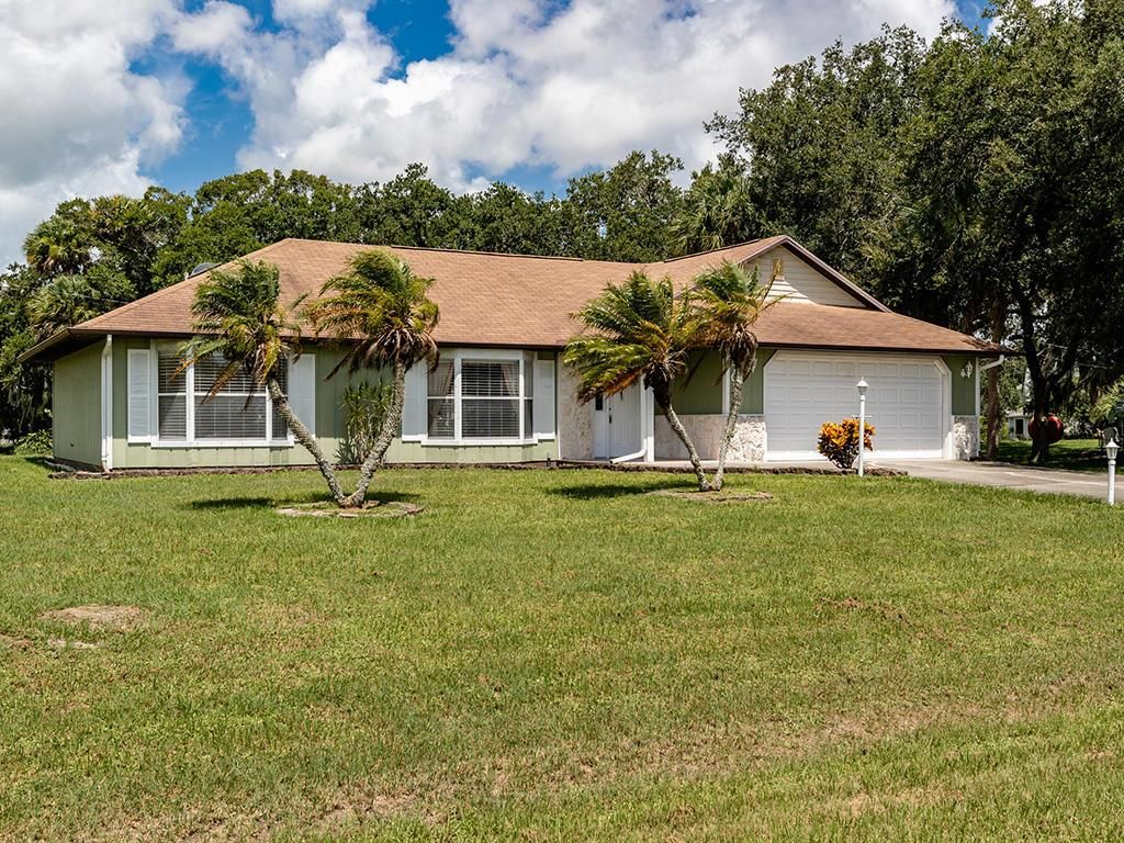 Photo of 6701 Little Way, Fort Pierce, FL 34951 (MLS # R10730934)