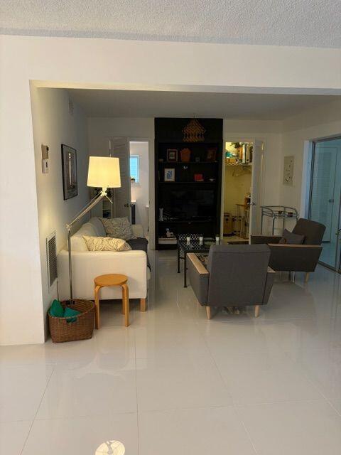 LAKE CLARKE GARDENS CONDO 7 - Residential