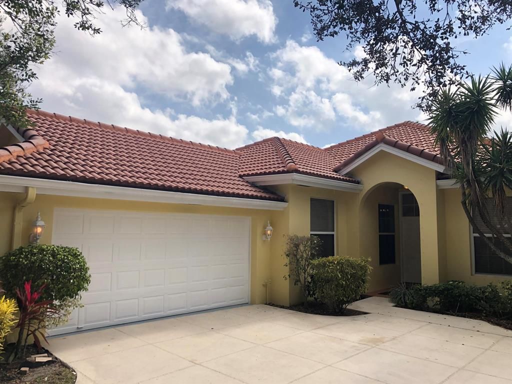 Photo of 224 Sussex Circle, Jupiter, FL 33458 (MLS # R10760302)
