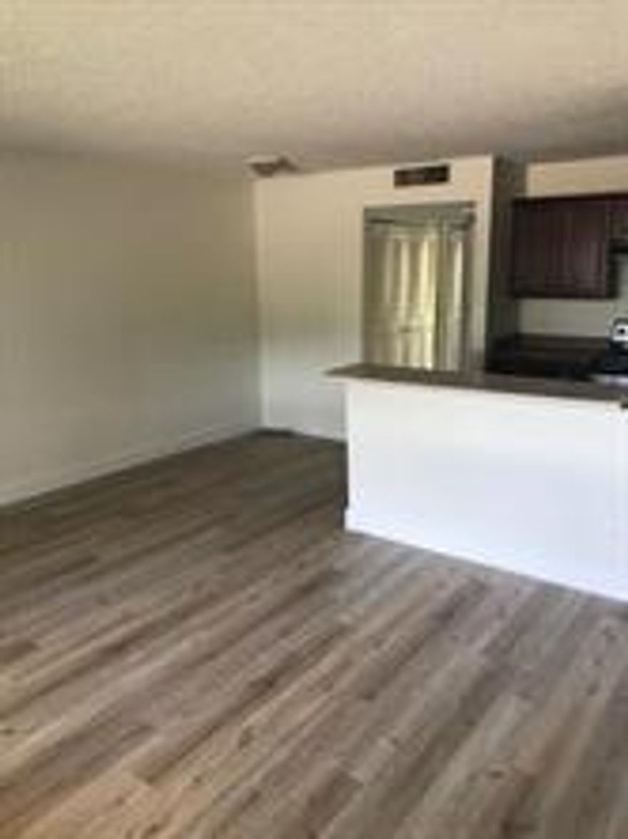 SPACIOUS AND RECENTLY UPDATED CORNER UNIT 1 BEDROOM 1 BATHROOM IN THE MEADOWS ON THEGREEN CONDOMINIUM WITH LAKE VIEWS AND APPLIANCES. WASHER AND DRYER IN UNIT. READY TO BECALLED HOME SPACIOUS AND RECENTLY UPDATED CORNER UNIT 1 BEDROOM 1 BATHROOM IN THE MEADOWS ON THEGREEN CONDOMINIUM WITH LAKE VIEWS AND APPLIANCES. WASHER AND DRYER IN UNIT. READY TO BECALLED HOME