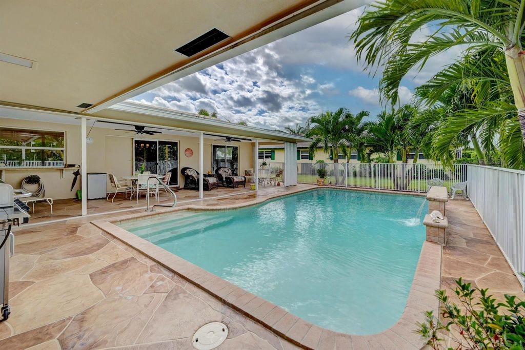 Photo of 22137 Serenata Circle E, Boca Raton, FL 33433 (MLS # R11083126)
