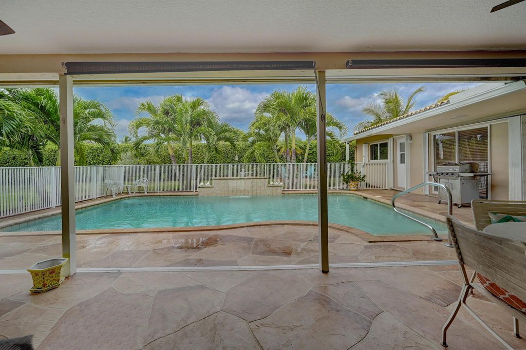Photo of 22137 Serenata Circle E, Boca Raton, FL 33433 (MLS # R11083126)