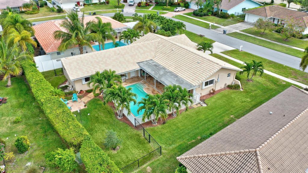 Photo of 22137 Serenata Circle E, Boca Raton, FL 33433 (MLS # R11083126)