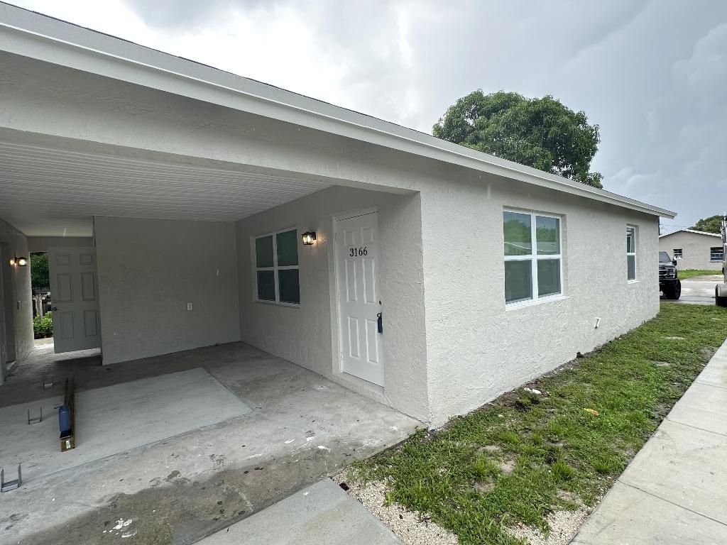 Photo of 3166 SE Garden Street, Stuart, FL 34997 (MLS # R10925215)