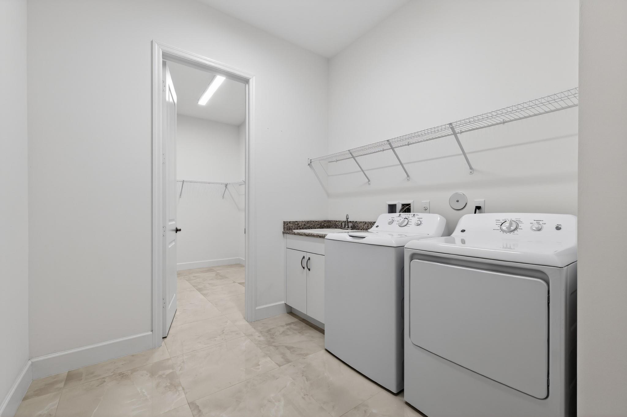 RIVERLAND - Residential Lease