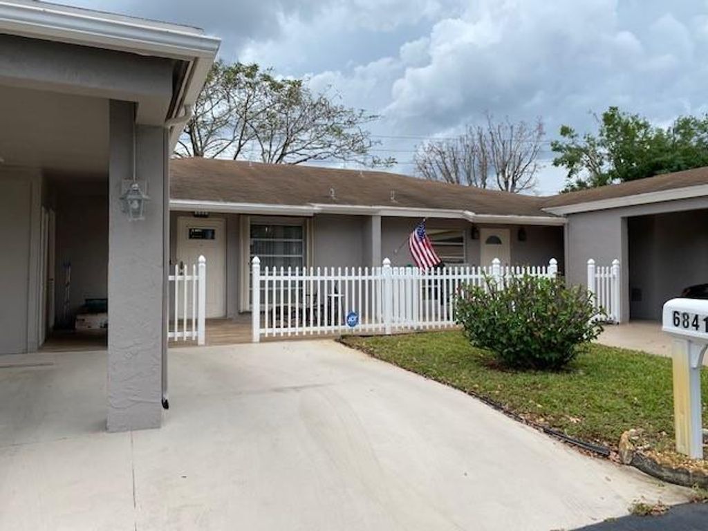 Photo of 6841 Moonlit Drive, Delray Beach, FL 33446 (MLS # R10707449)