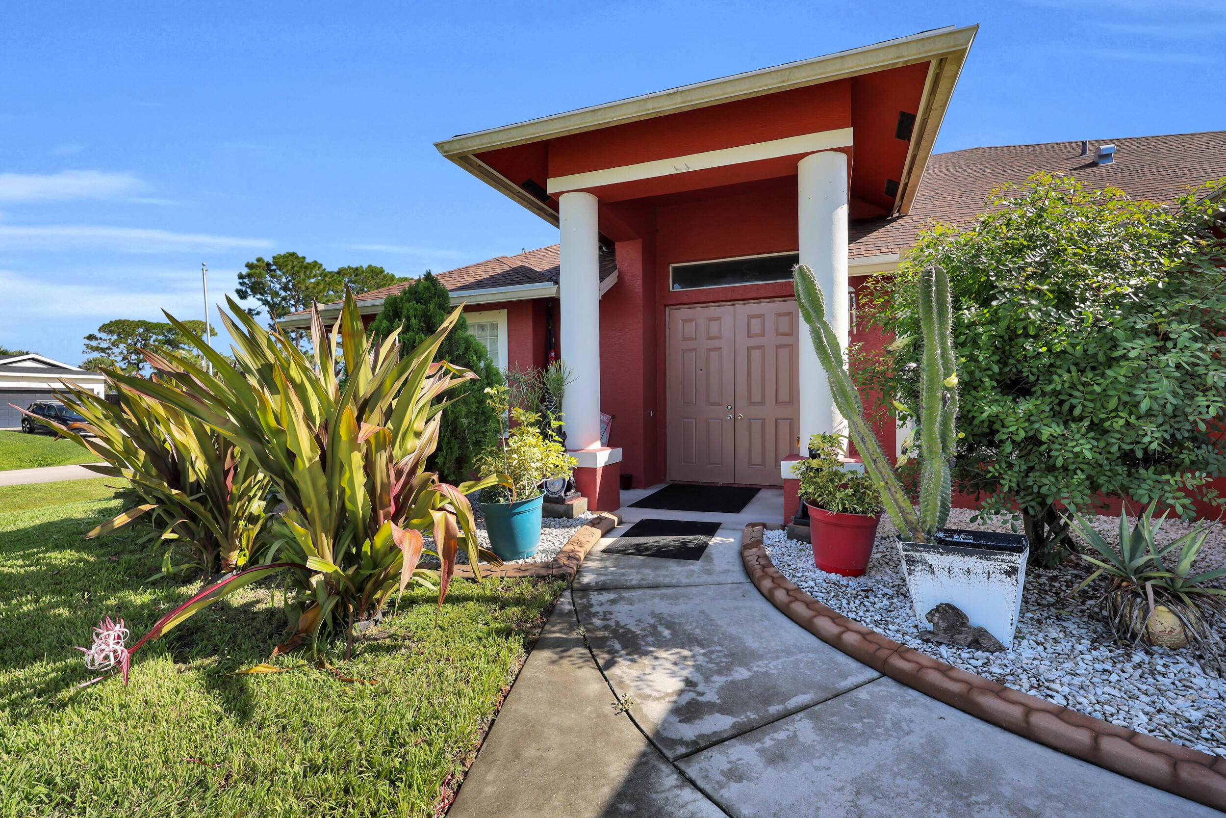 362 SW PAW Court, Port St Lucie, FL, 34953/$589,900 1 362 SW PAW Court