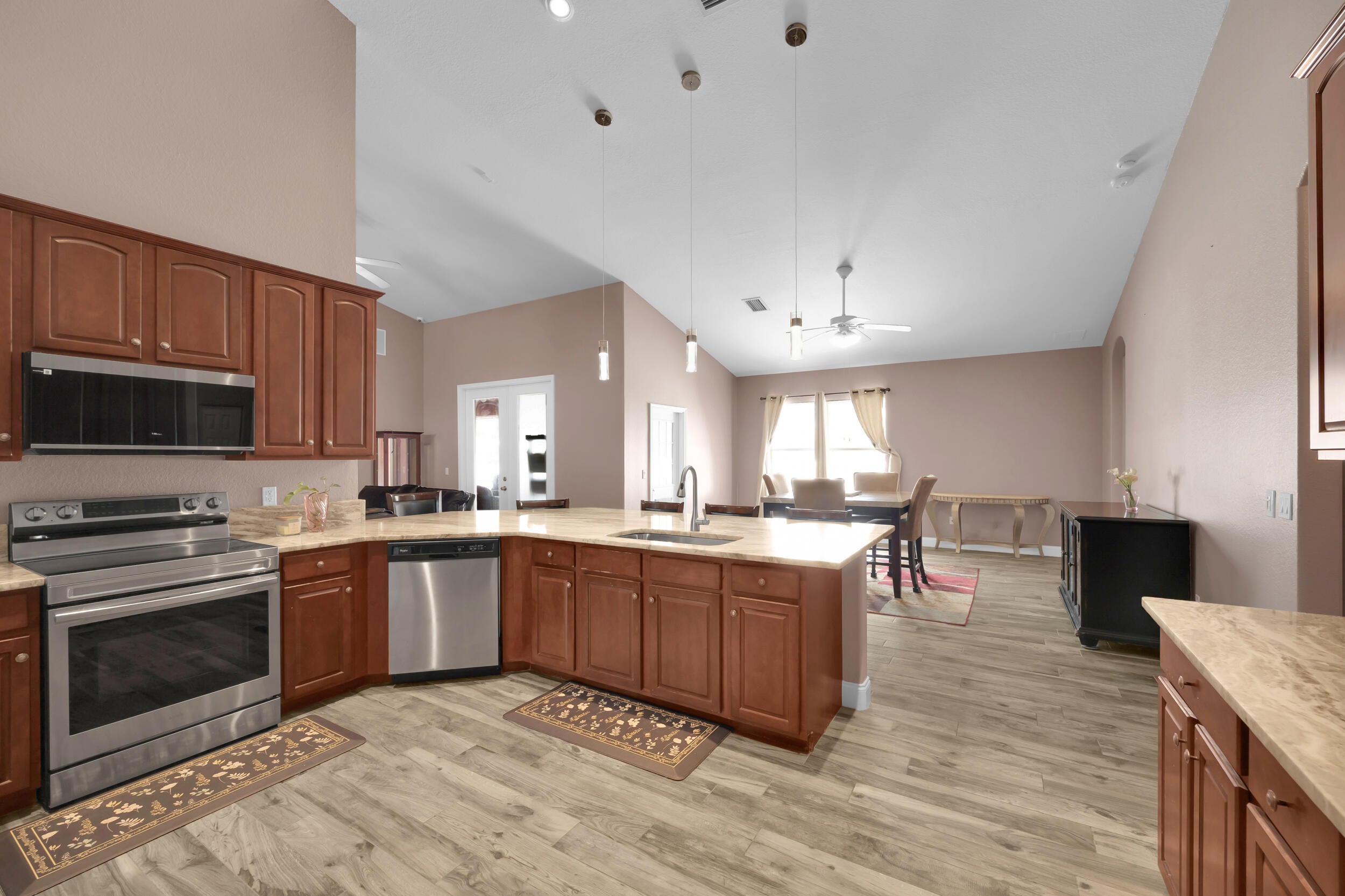 362 SW PAW Court, Port St Lucie, FL, 34953/$589,900 3 362 SW PAW Court