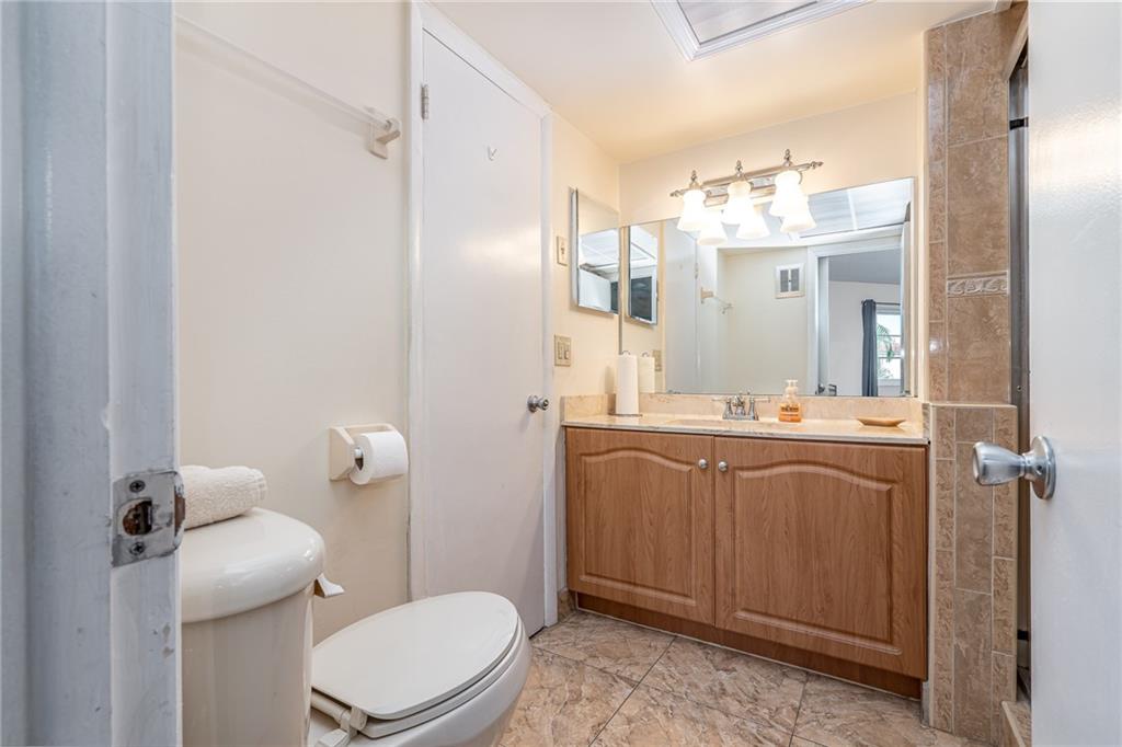 OAKLAND GROVE VILLAGE - Residential