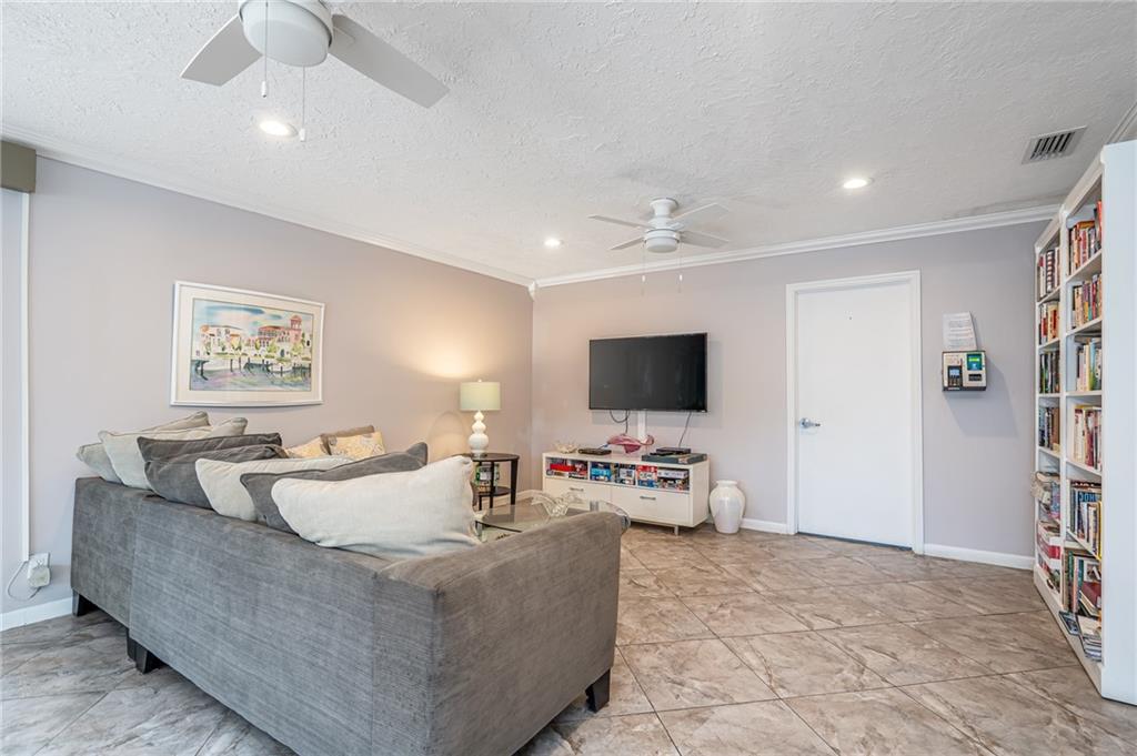 OAKLAND GROVE VILLAGE - Residential