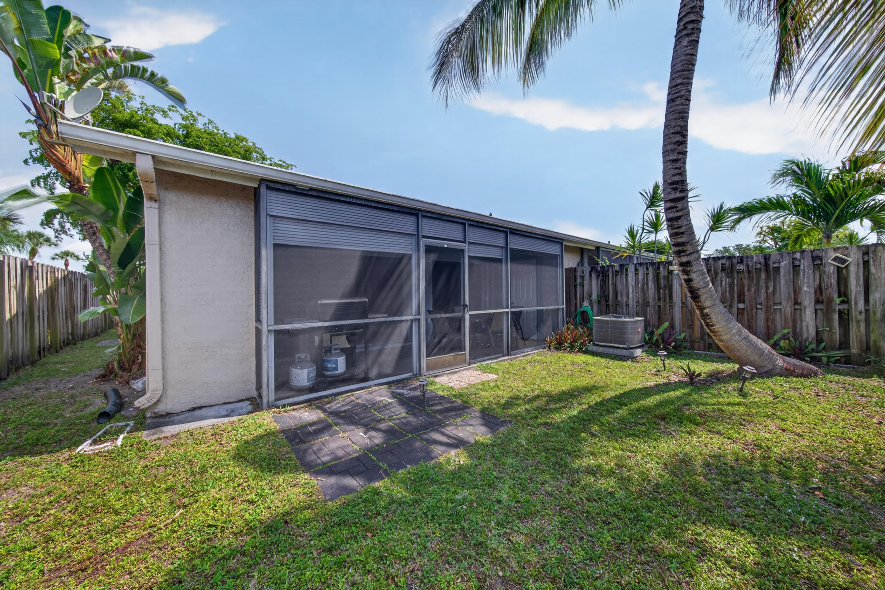 1036 E Lakes Drive