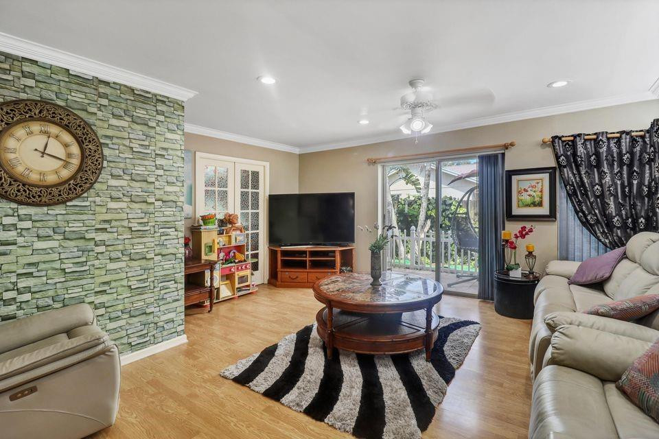 SUGAR POND MANOR OF WELLI - Residential Lease