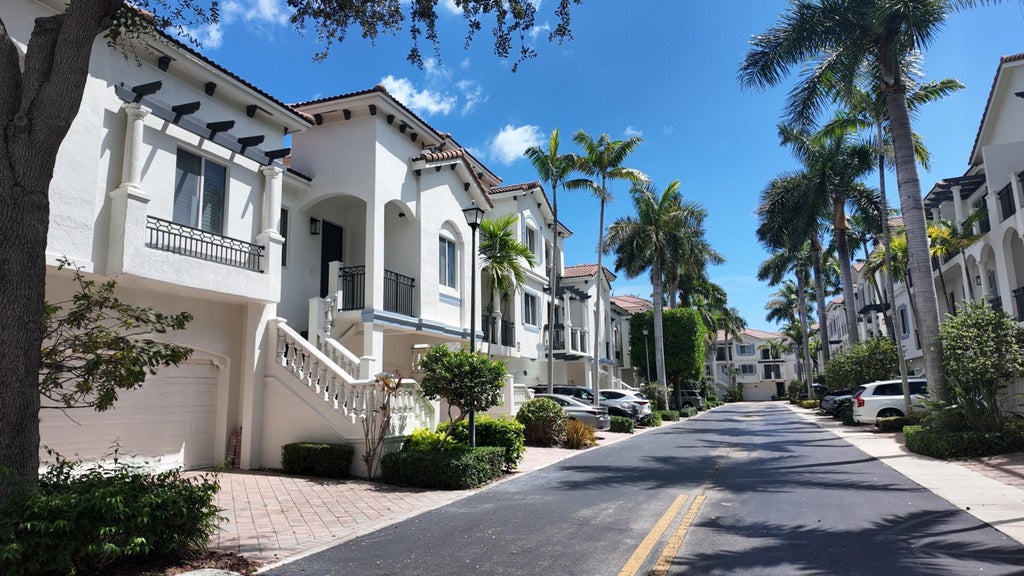 Photo of 3038 WATERSIDE Circle, Boynton Beach, FL 33435 (MLS # B26075965)