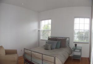 LEGENDS AT THE GARDENS CONDO - Residential Lease