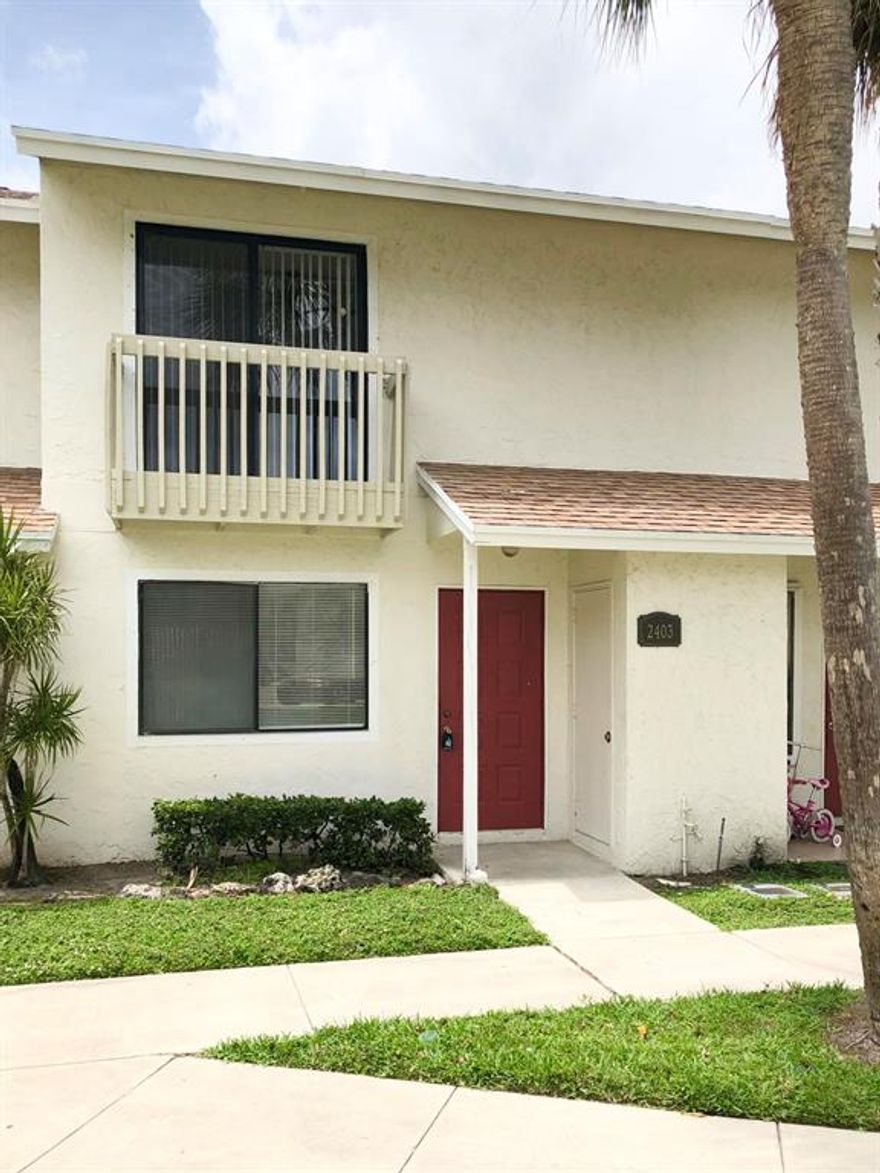 Perfect townhouse for first time home buyer. Waterfront condo that is clean, open and bright.
Water view of lake from family room, kitchen and master bedroom. There is new laminate flooring in both of the bedrooms and each bedrooms have good closet space.
The whole unit has been recently painted. Do not wait to call this house...home!