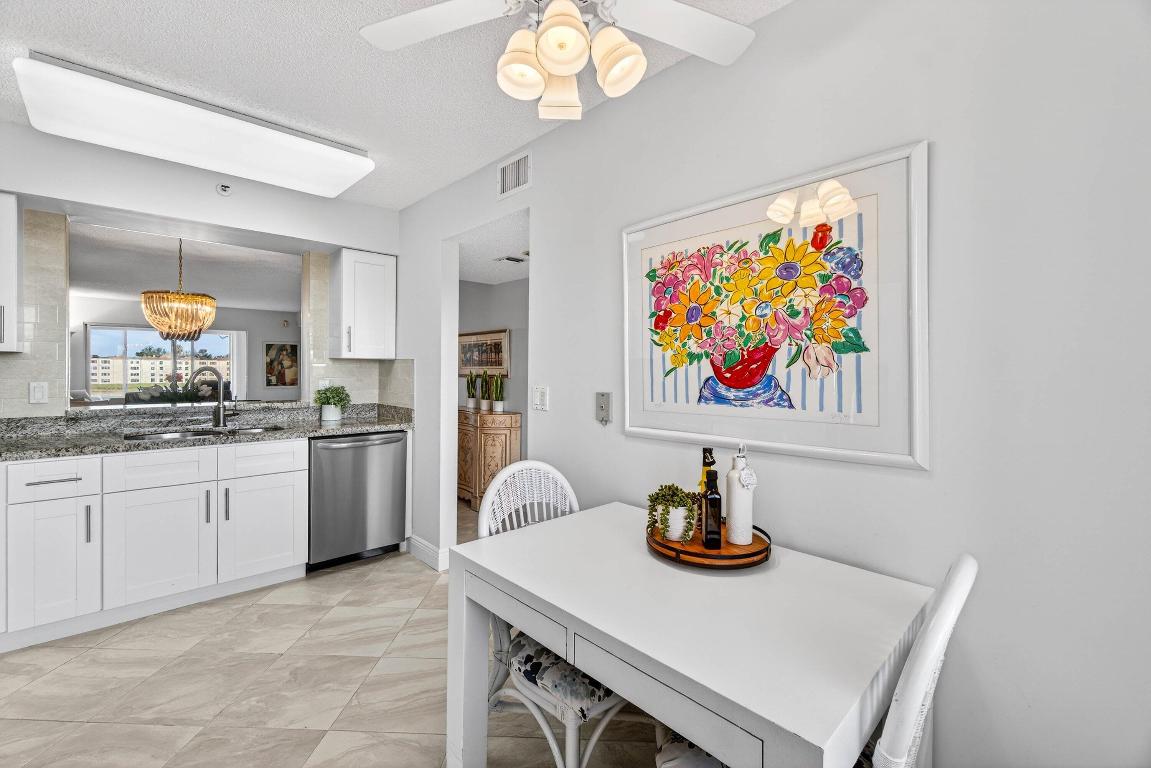 HUNTINGTON POINTE - Residential