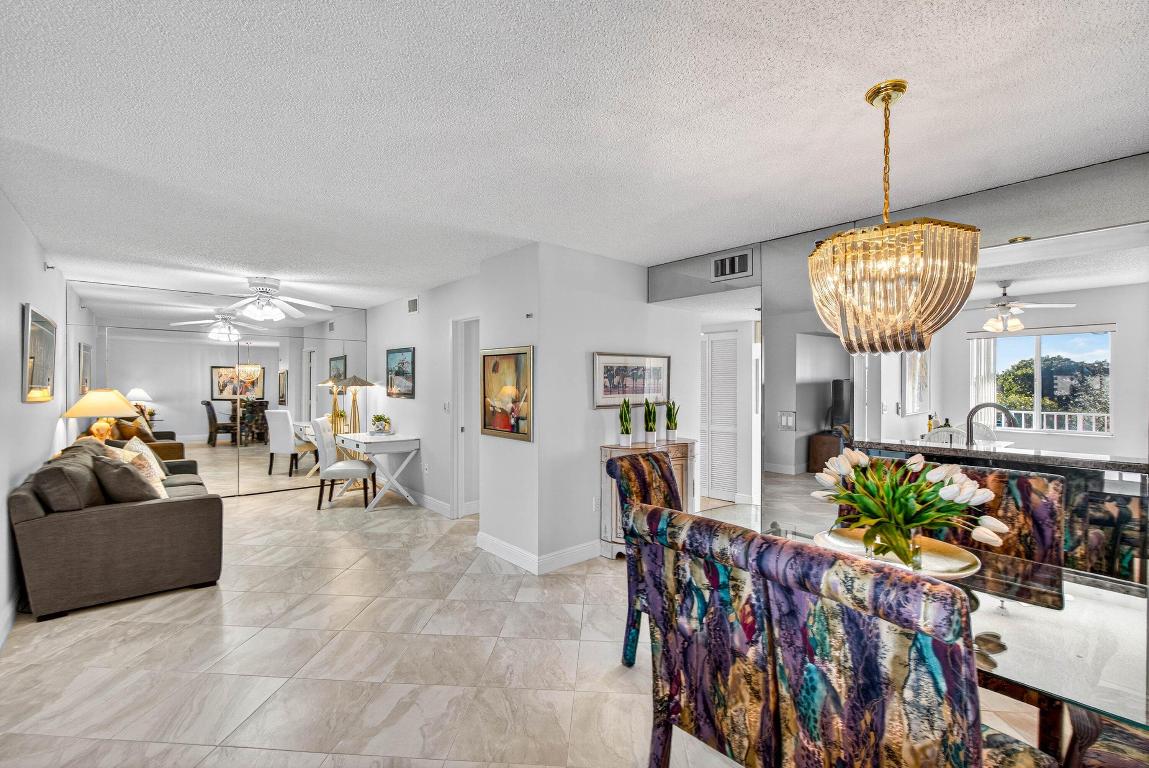 HUNTINGTON POINTE - Residential