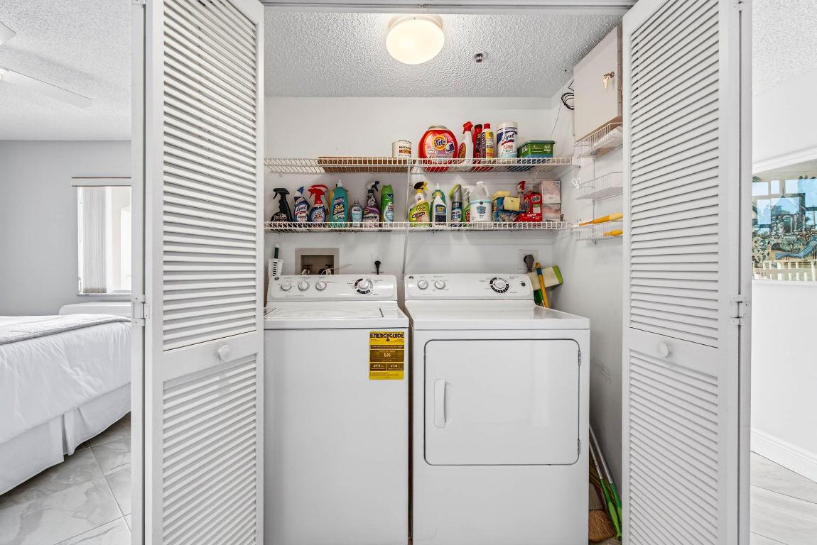 HUNTINGTON POINTE - Residential