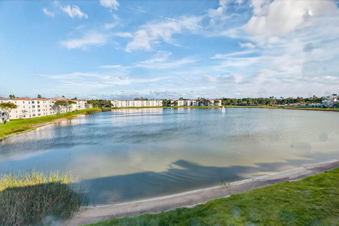 HUNTINGTON POINTE - Residential