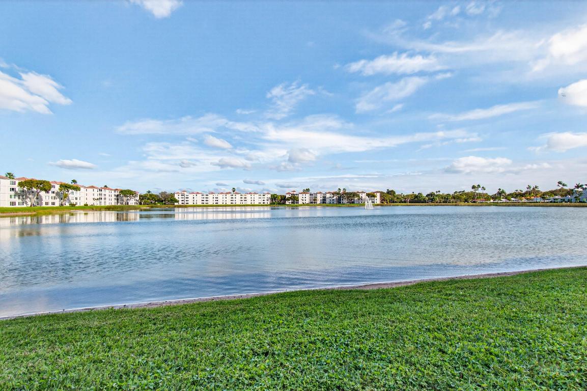 HUNTINGTON POINTE - Residential