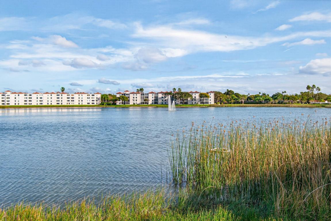 HUNTINGTON POINTE - Residential