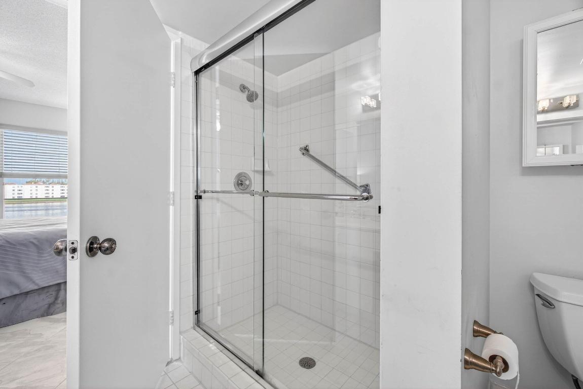 HUNTINGTON POINTE - Residential