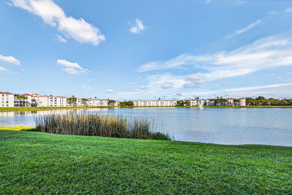 HUNTINGTON POINTE - Residential