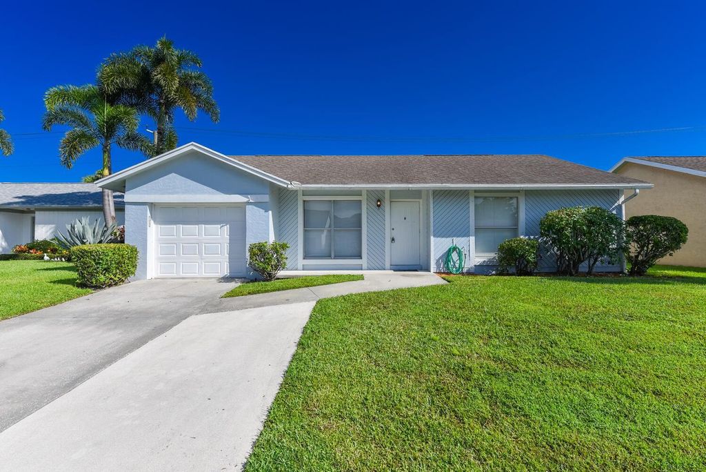 Photo of 137 Arrowhead Circle, Jupiter, FL 33458 (MLS # R11020984)