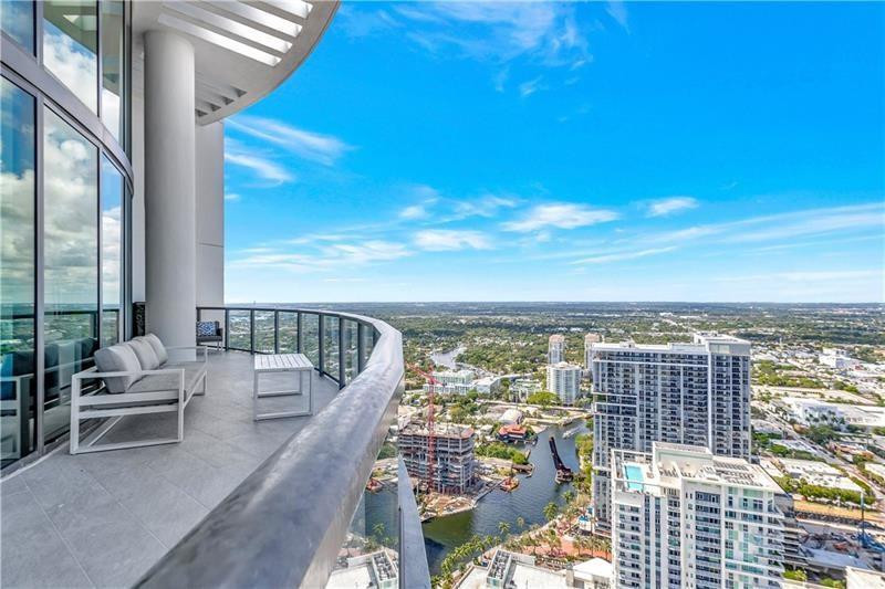 100 LAS OLAS - Residential