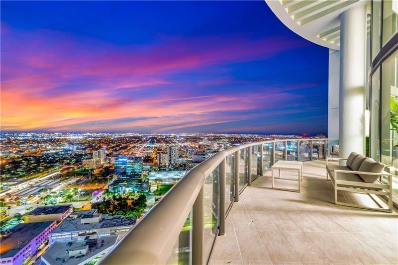 100 LAS OLAS - Residential