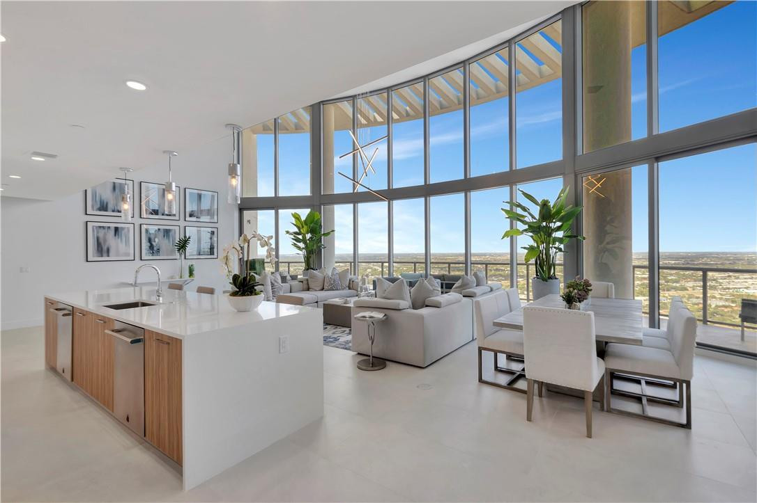 100 LAS OLAS - Residential