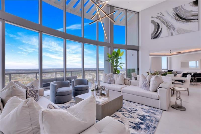 100 LAS OLAS - Residential