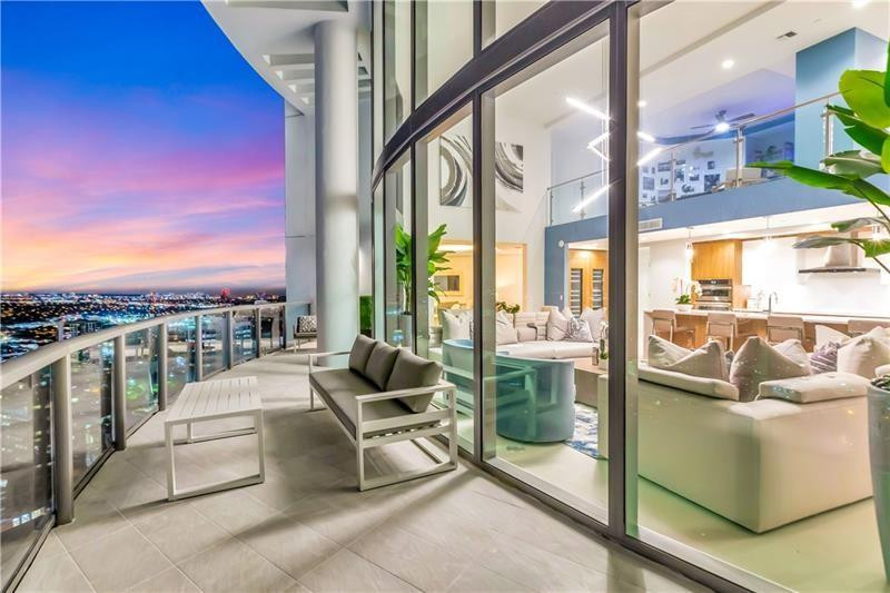 100 LAS OLAS - Residential