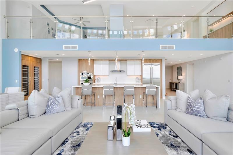 100 LAS OLAS - Residential