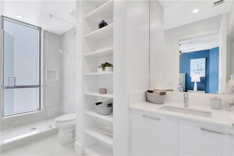 100 LAS OLAS - Residential