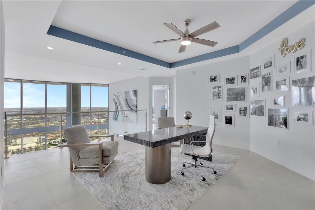 100 LAS OLAS - Residential