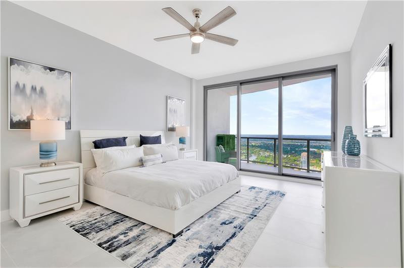 100 LAS OLAS - Residential