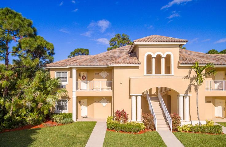 A little piece of paradise is waiting for you to visit and take a load off after driving the busy streets of Port Saint Lucie in this private studio apartment. Golf views, pool access, guarded gate, and serene surroundings will give you just what you need to take a load. PGA offers great shopping and fantastic community amenities. Can't wait to have you! Work with your realtor today and come see this one of a kind property.