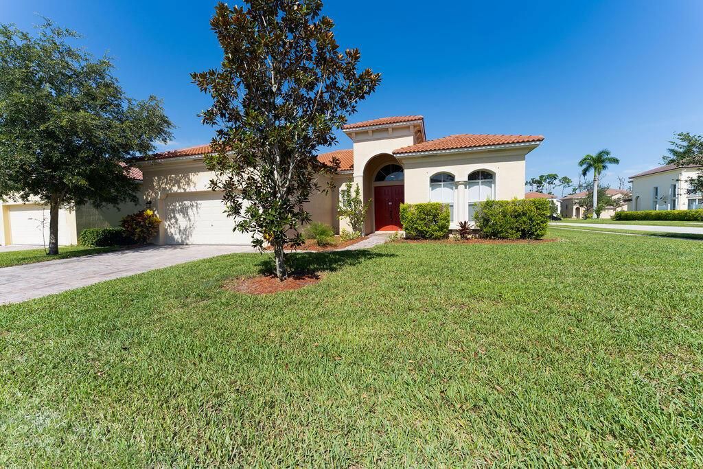 Photo of 5531 Place Lake Drive, Fort Pierce, FL 34951 (MLS # R11062348)