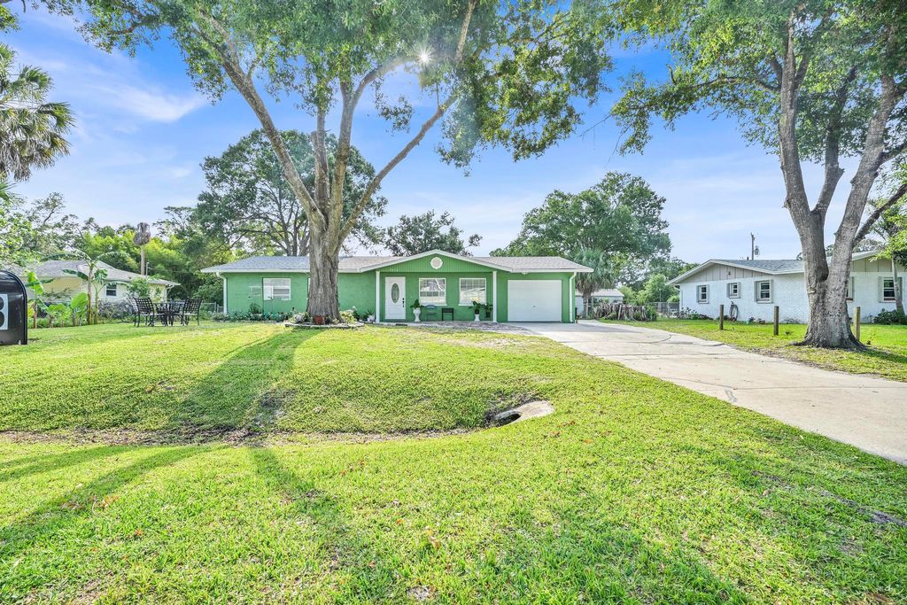 Photo of 5214 Bowling Green Drive, Fort Pierce, FL 34951 (MLS # B26025245)